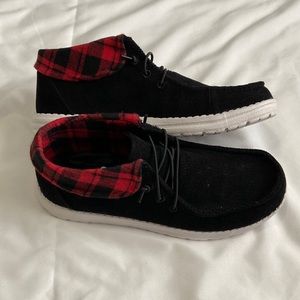 Black and plaid corduroy slip on shoes